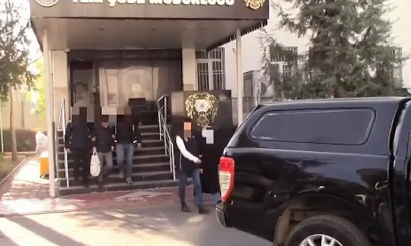 Türkiye genelinde FETÖ operasyonu: 121 gözaltı