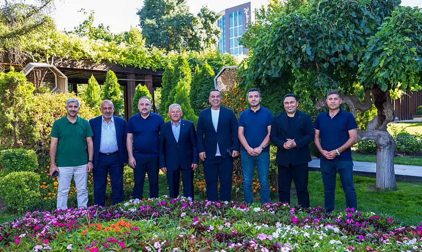 Ünlü isimler Büyükşehir'de