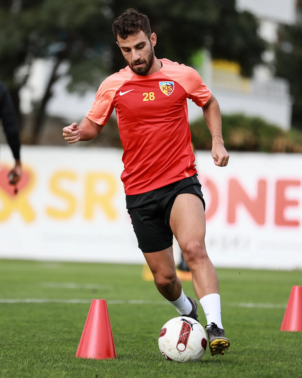 Uçar, Kayserispor'da ilk antrenmanına çıktı
