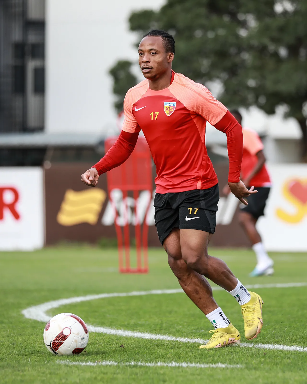 Uçar, Kayserispor'da ilk antrenmanına çıktı