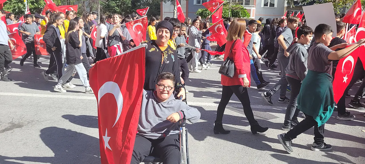 Kayseri'de 1800 öğrenci yürüdü...