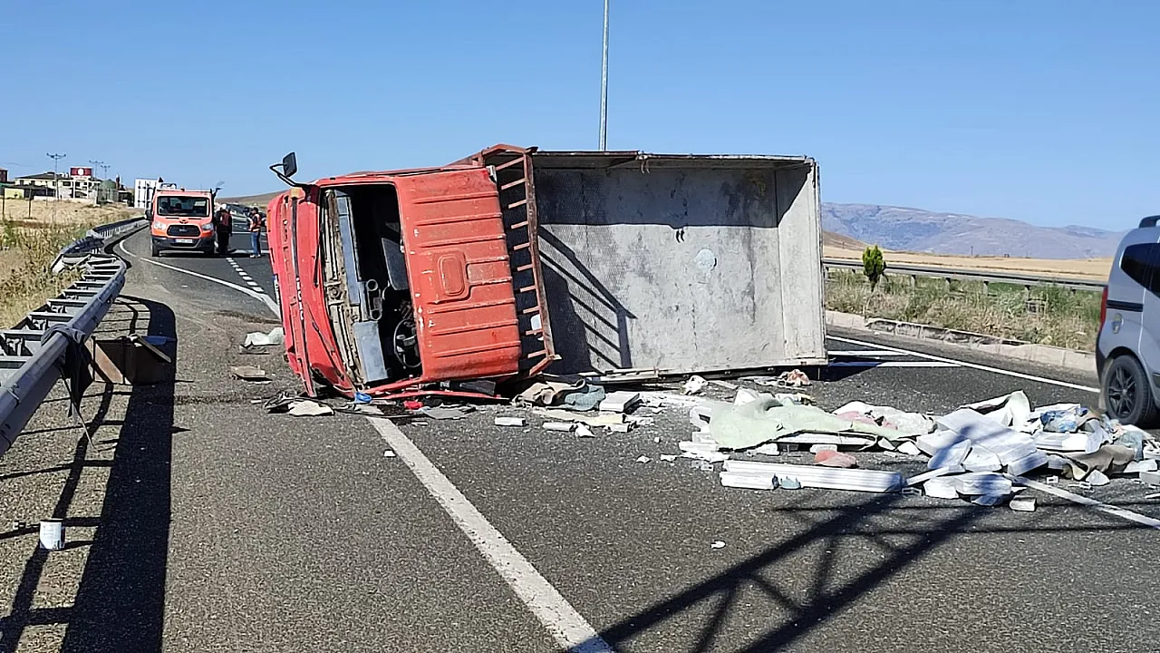 Sarıoğlan'da kaza: 3 yaralı!