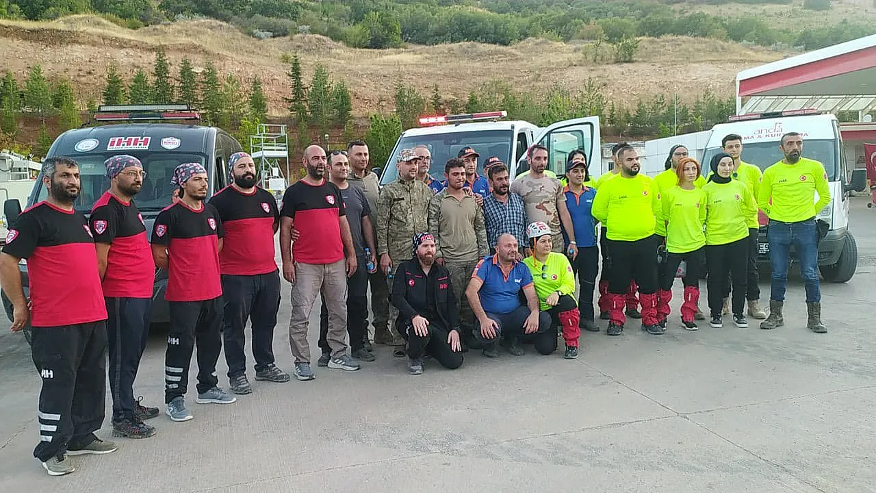 Dağda kaybolan genç bakın nasıl bulundu?