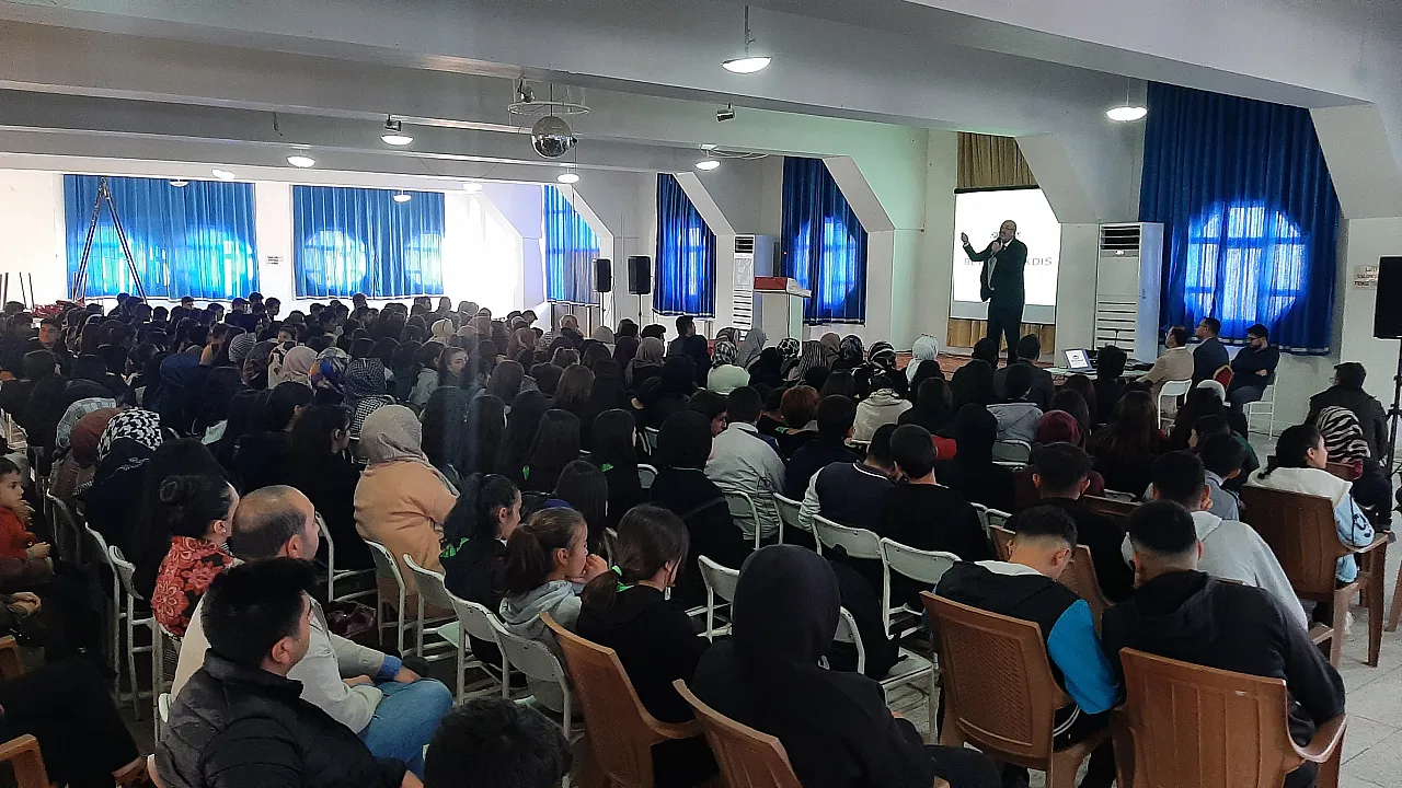 Sarıoğlan'da konferans