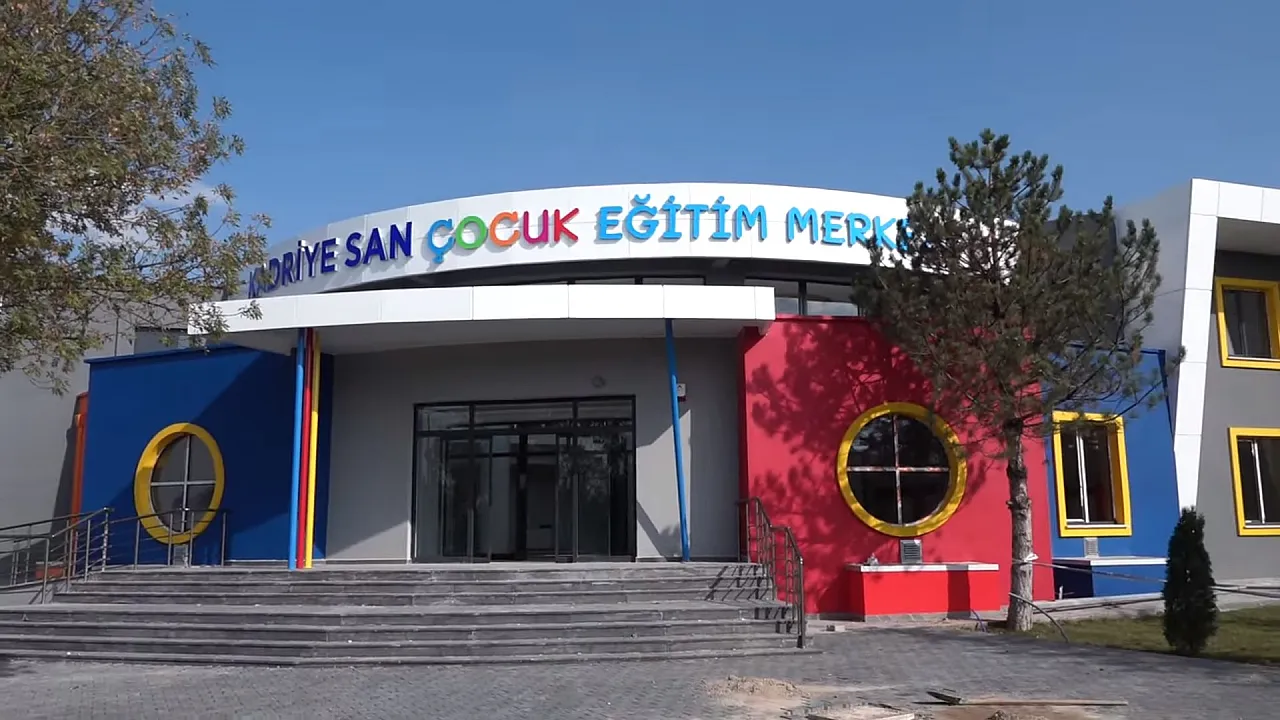 Erciyes Üniversitesi'nde merakla beklenen çocuk eğitim merkezi açıldı! Veliler kayıt olmak için yarışacak