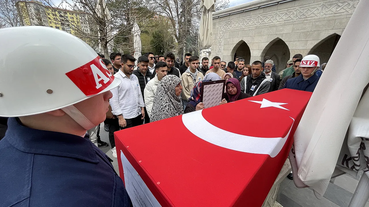 Kayserili astsubay toprağa verildi