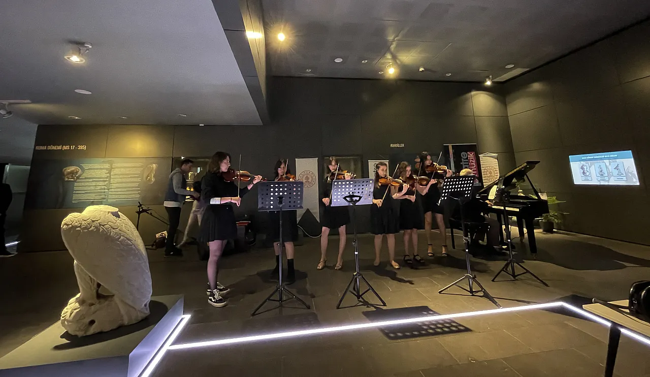 Öğrencilerden piyano ve keman resitali...