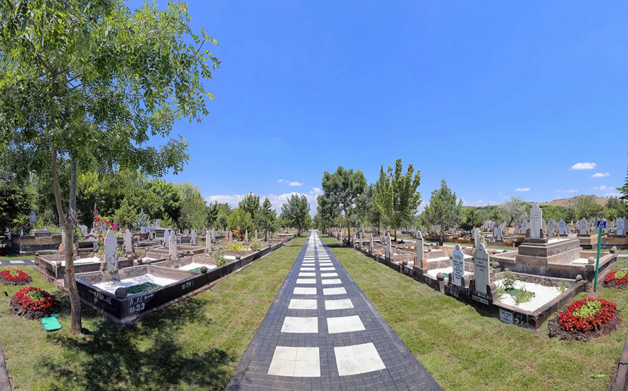 İşte yeni yılla birlikte Kayseri'de yerine göre istenen mezar ücretleri!