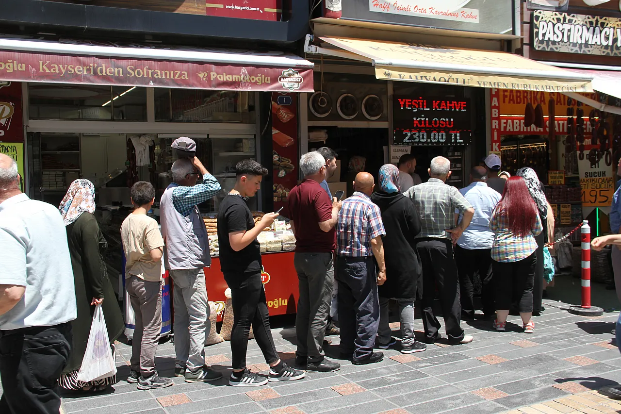 Çarşı pazarda bayram yoğunluğu!
