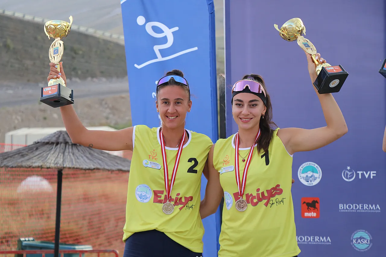 Ödül töreniyle sona erdi!