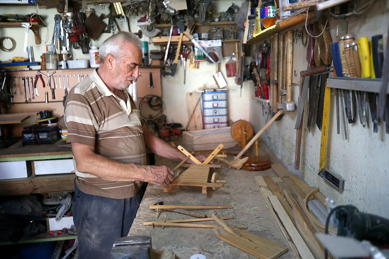 Karasabandan at arabasına, su testisinden düvene...