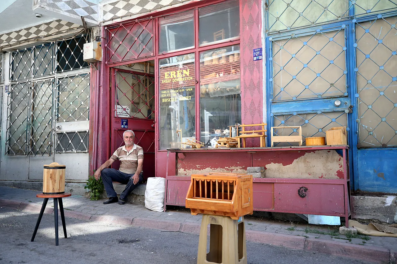 Karasabandan at arabasına, su testisinden düvene...