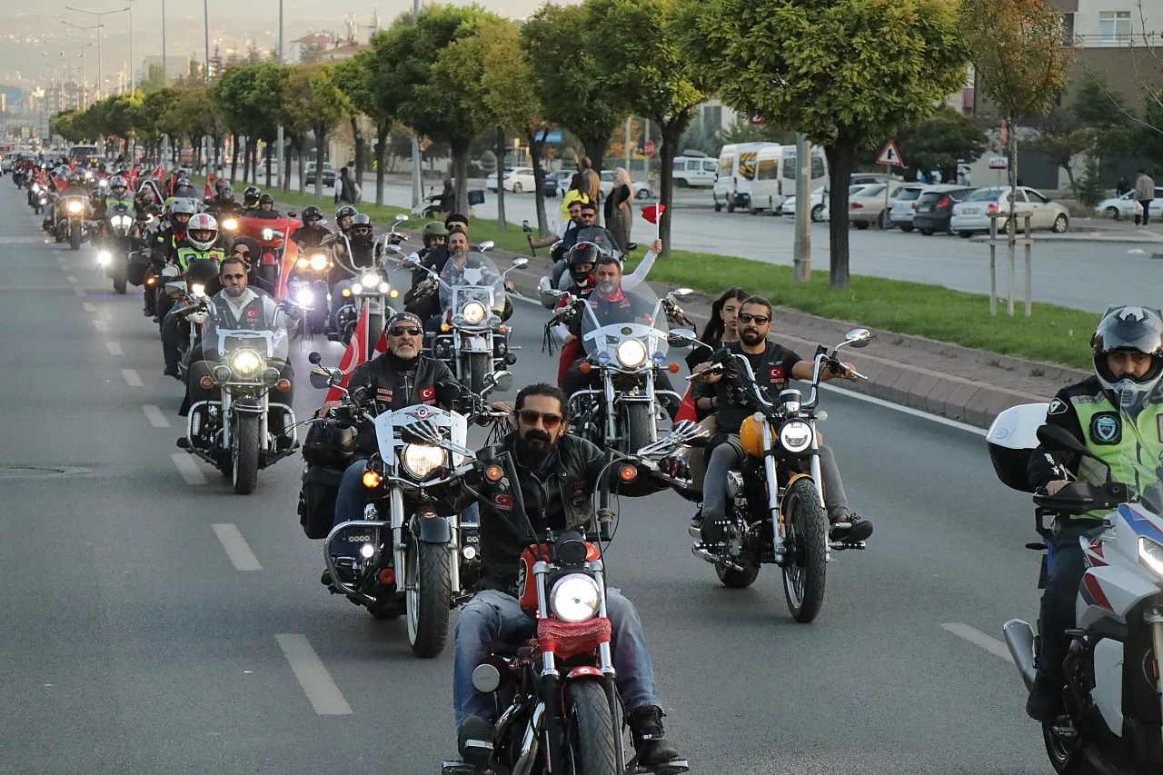 Başkan önde 'Chopper'cılar arkada!