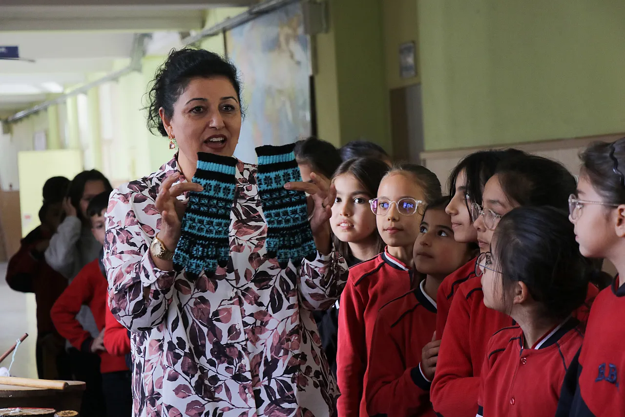 'Geçmişimizin tanıkları, geleceğimizi şekillendiren öğeler' sergisi