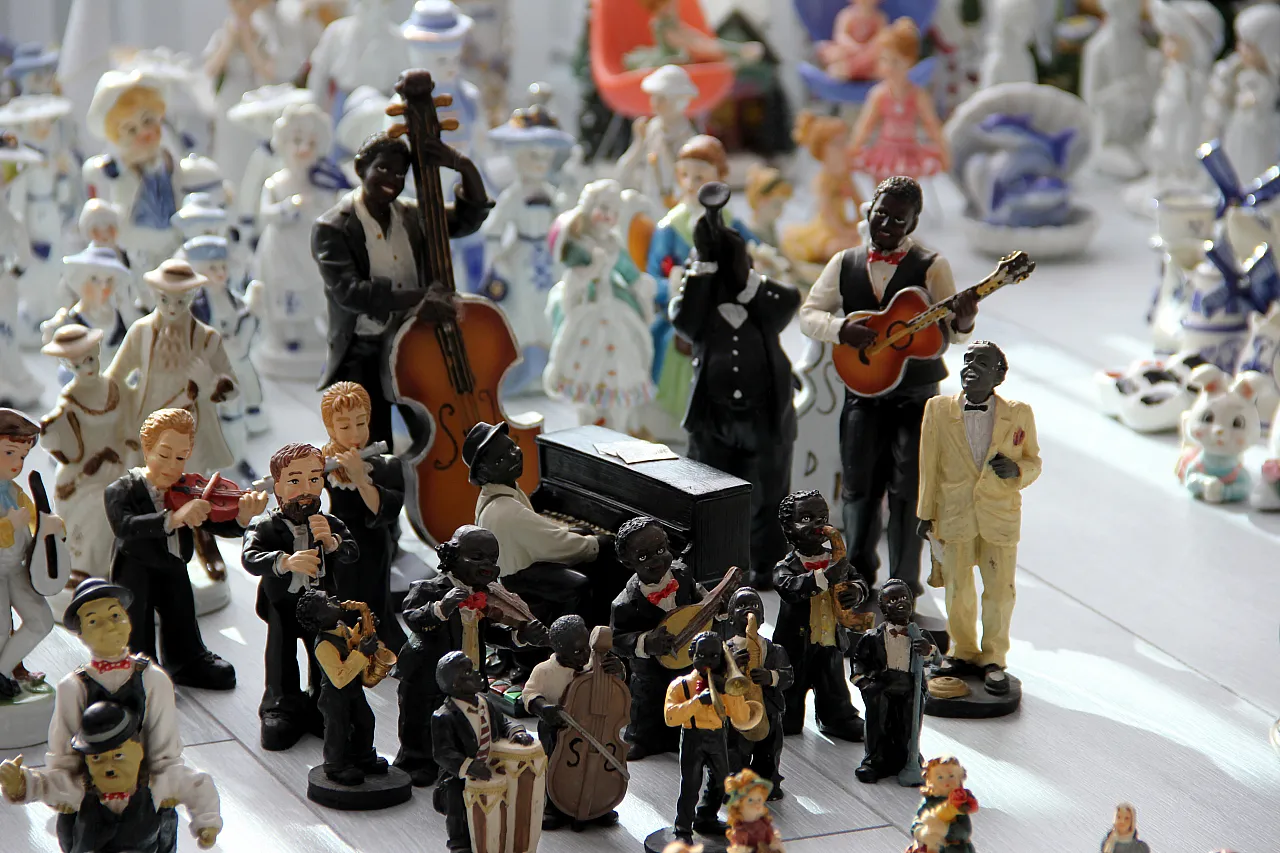 Ülke ülke bakın ne için gezdi?