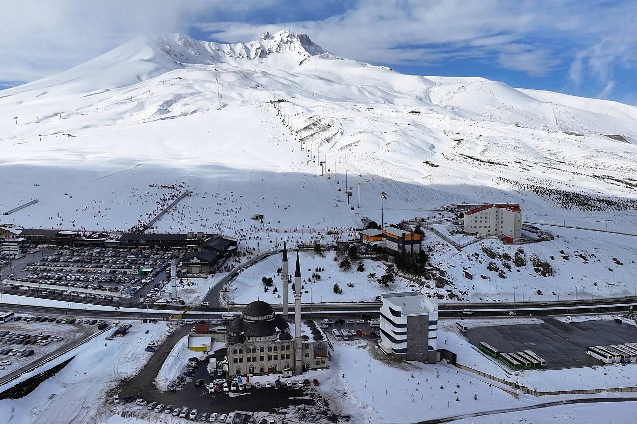 Tatili fırsat bilen vatandaşlar oraya akın etti