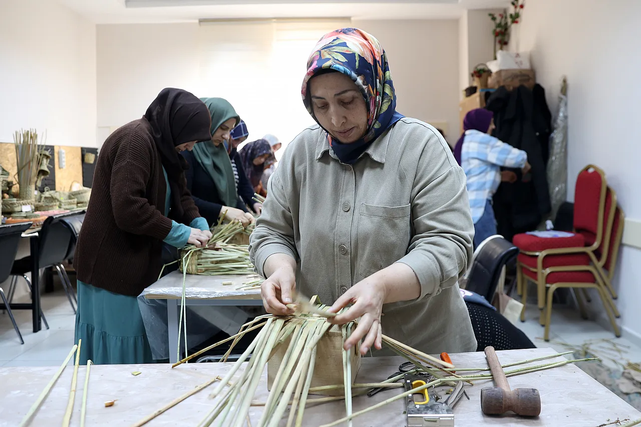 Kayseri'deki kadınlar üretiyor! Bakın neyden yapıyorlar