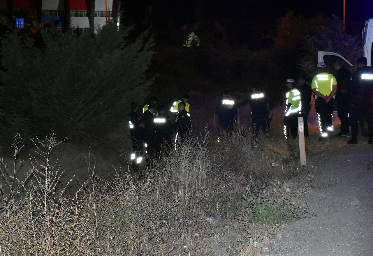 Motosiklet şarampole devrildi…