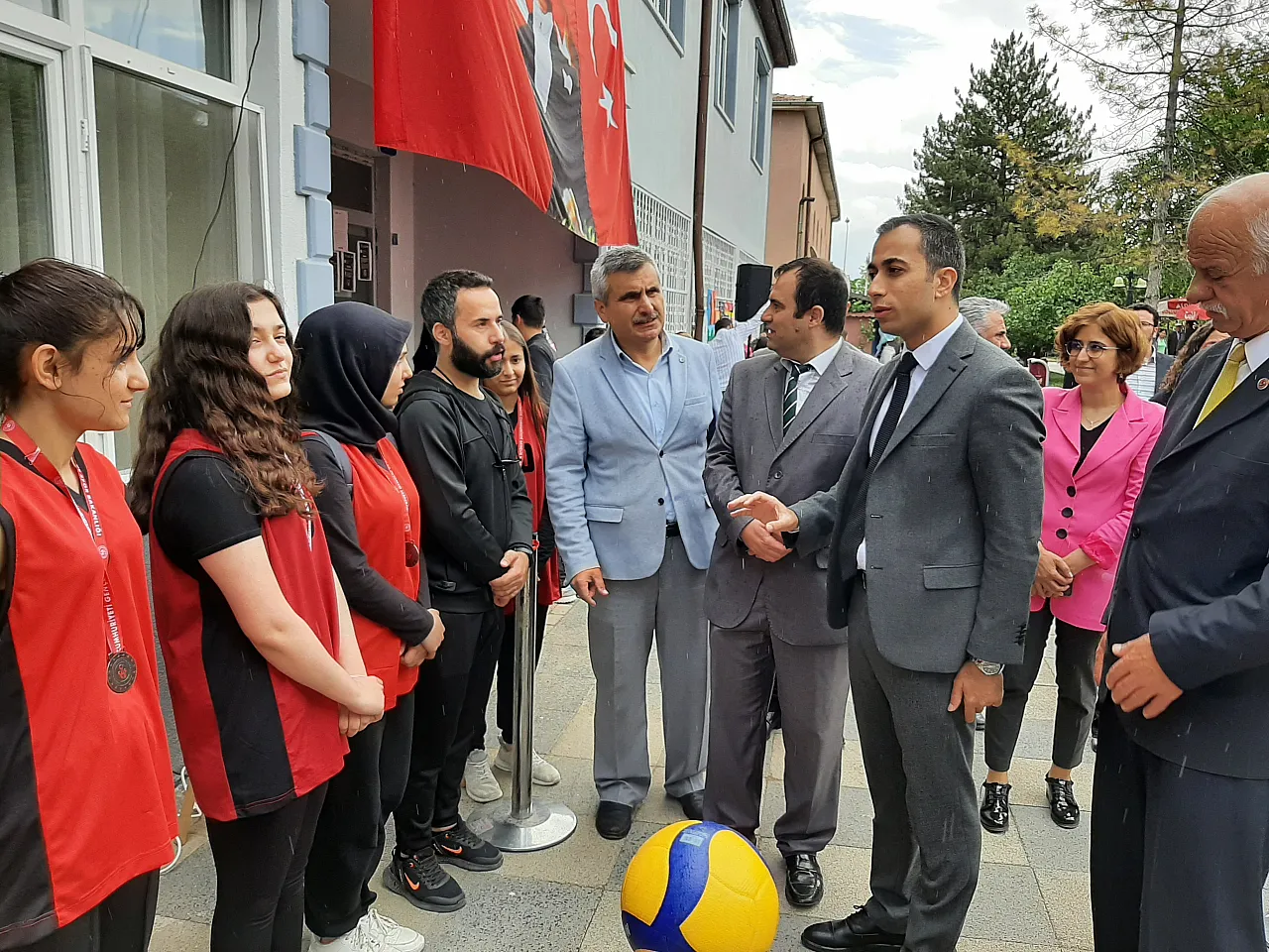 El işleri sergilendi...