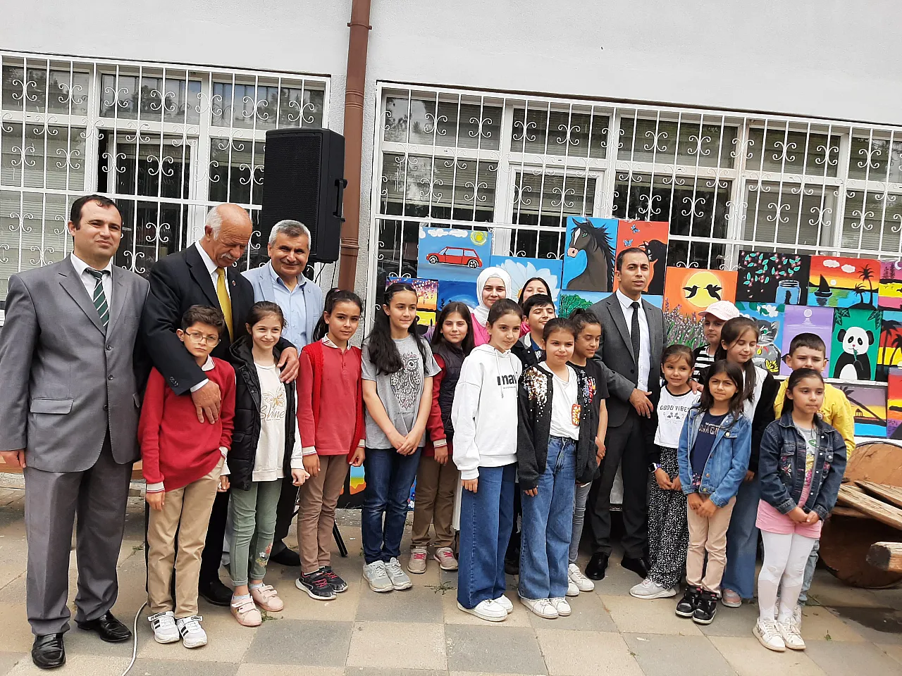 El işleri sergilendi...