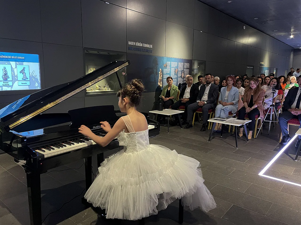 Öğrencilerden piyano ve keman resitali...