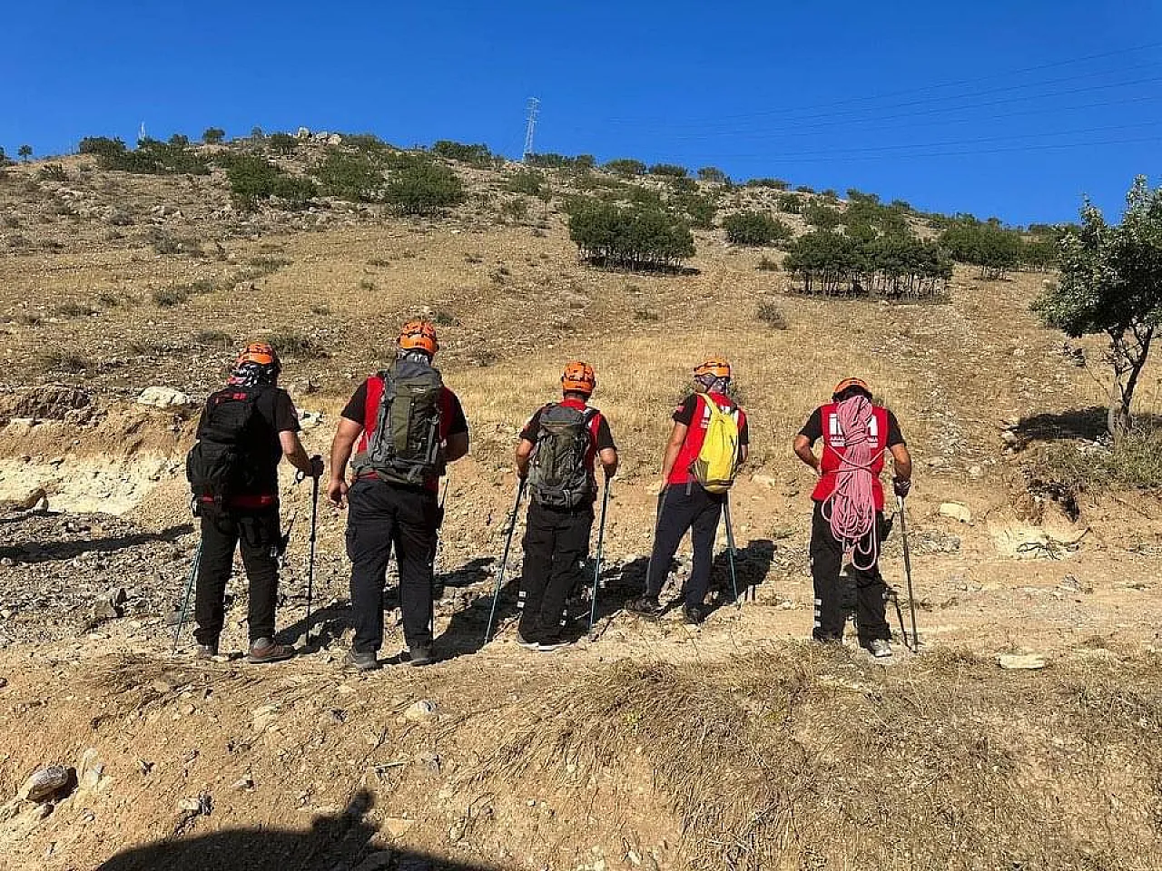 Dağda kaybolan genç bakın nasıl bulundu?