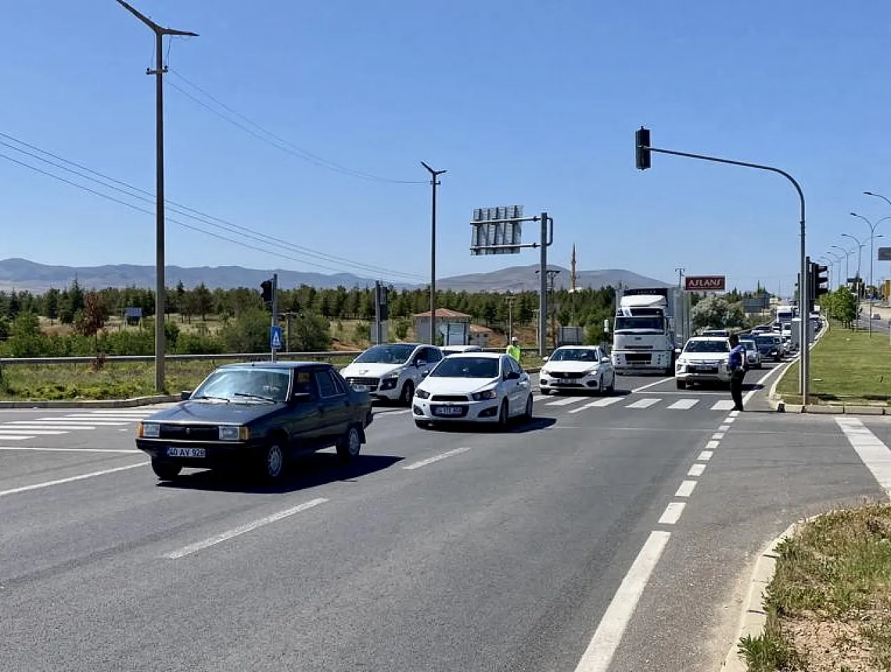 Ankara - Kayseri yolunda memlekete dönüş yoğunluğu!