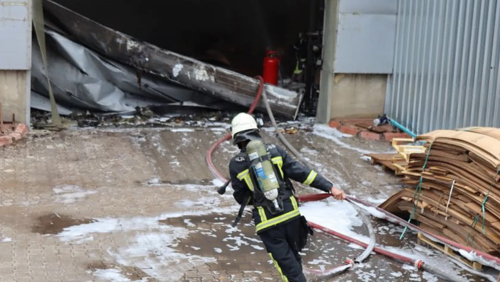 Yangın 62 personelle söndürüldü