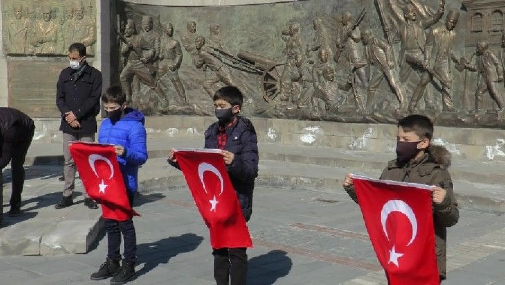 Türk Bayrağı Kayseri'ye teslim edildi