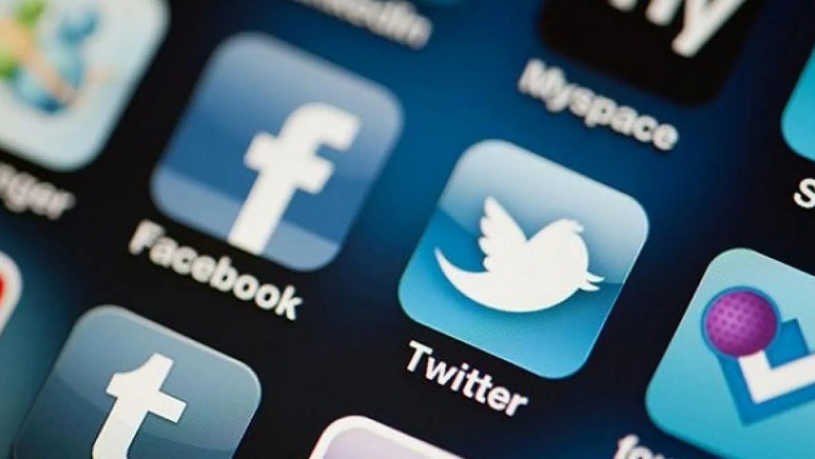 'Sosyal medya düzenlemesi Resmi Gazete'de yayımlanarak yürürlüğe girdi'