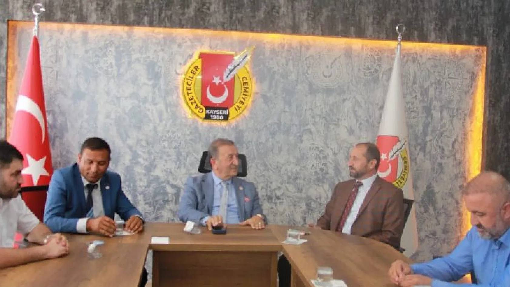 ABP Genel Başkanı Kayseri'de konuştu: Demek ki Özhaseki ümidi kesmiş...