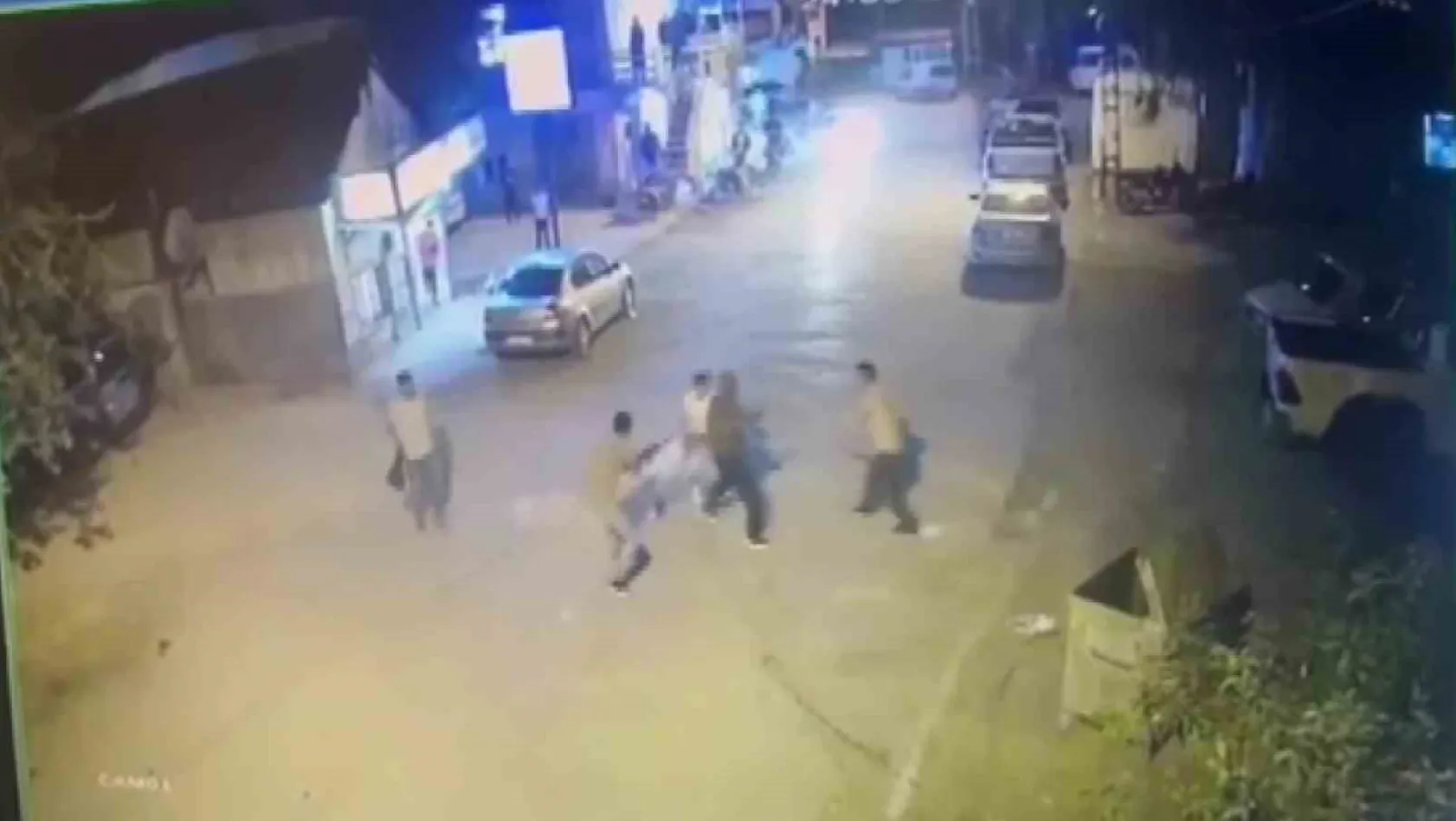 Adana'da 1 kişinin vurulduğu silahlı kavga kamerada