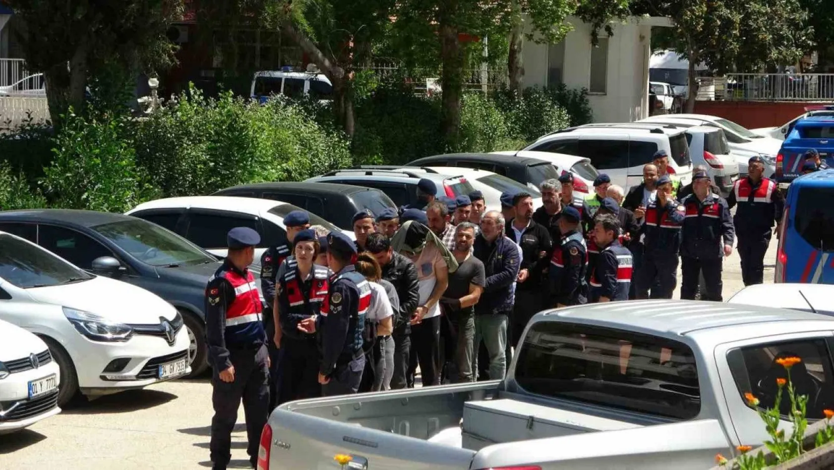 Adana'da jandarmadan 'joker' operasyonu: 16 gözaltı