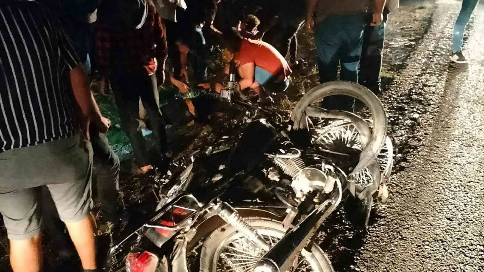 Adana'da motosikletler çarpıştı: 3 yaralı