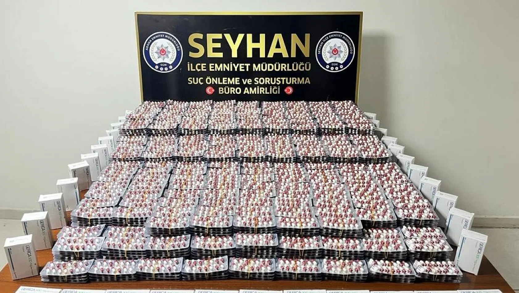 Adana'da otomobilde 41 bin uyuşturucu hap ele geçirildi.