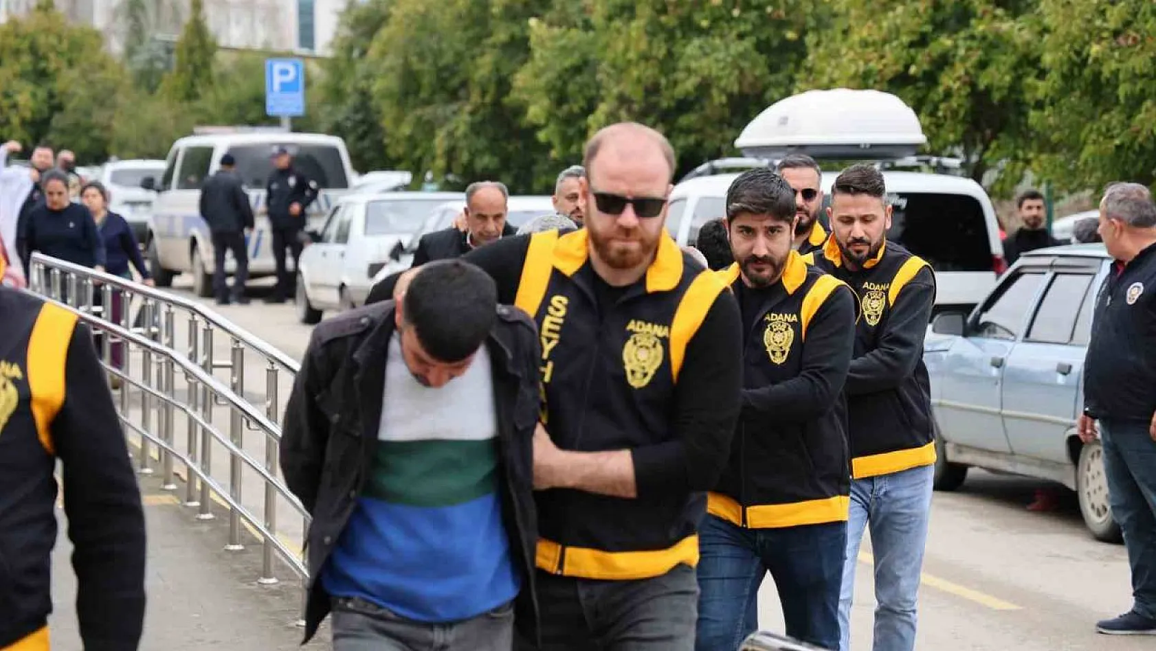 Adana'da 6 kişi tutuklandı, 13 ruhsatsız silah ele geçirildi