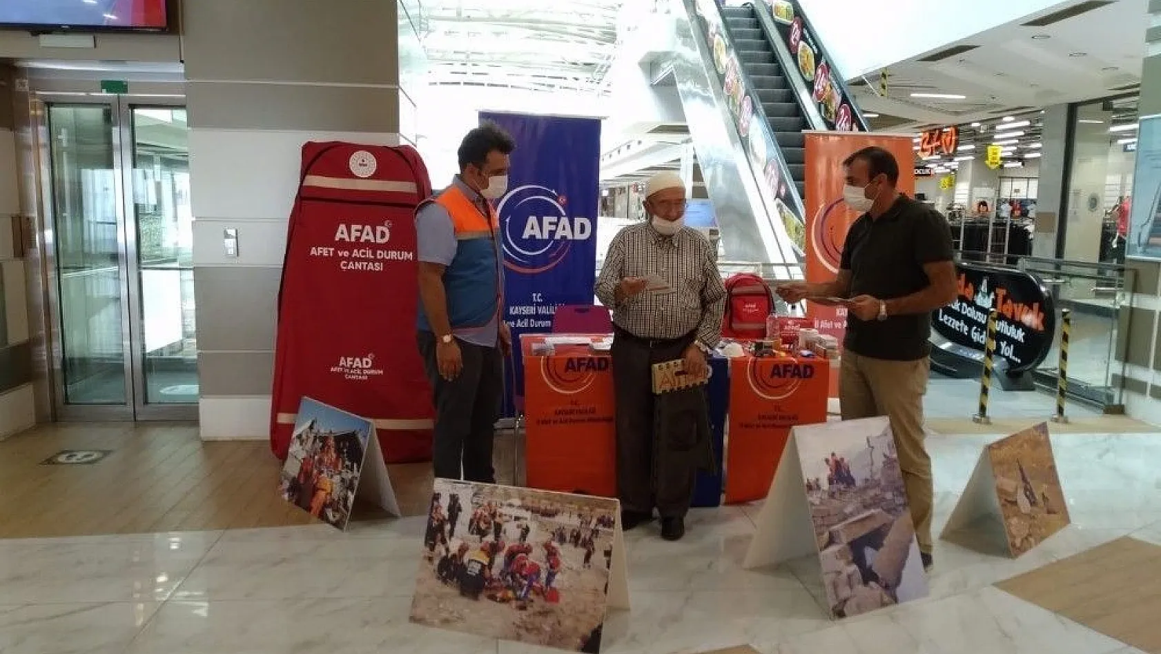 AFAD, depremde vatandaşlara hayatta kalma yollarını anlattı