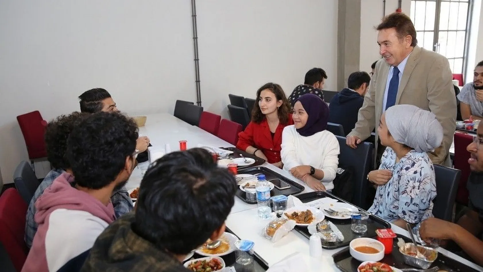 AGÜ'de Öğrenci buluşmaları
