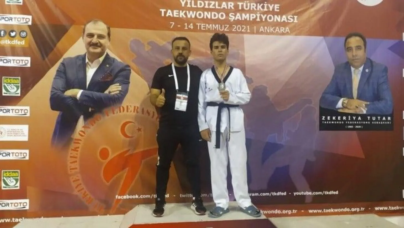 Ahmet Evkaya gümüş madalya kazandı