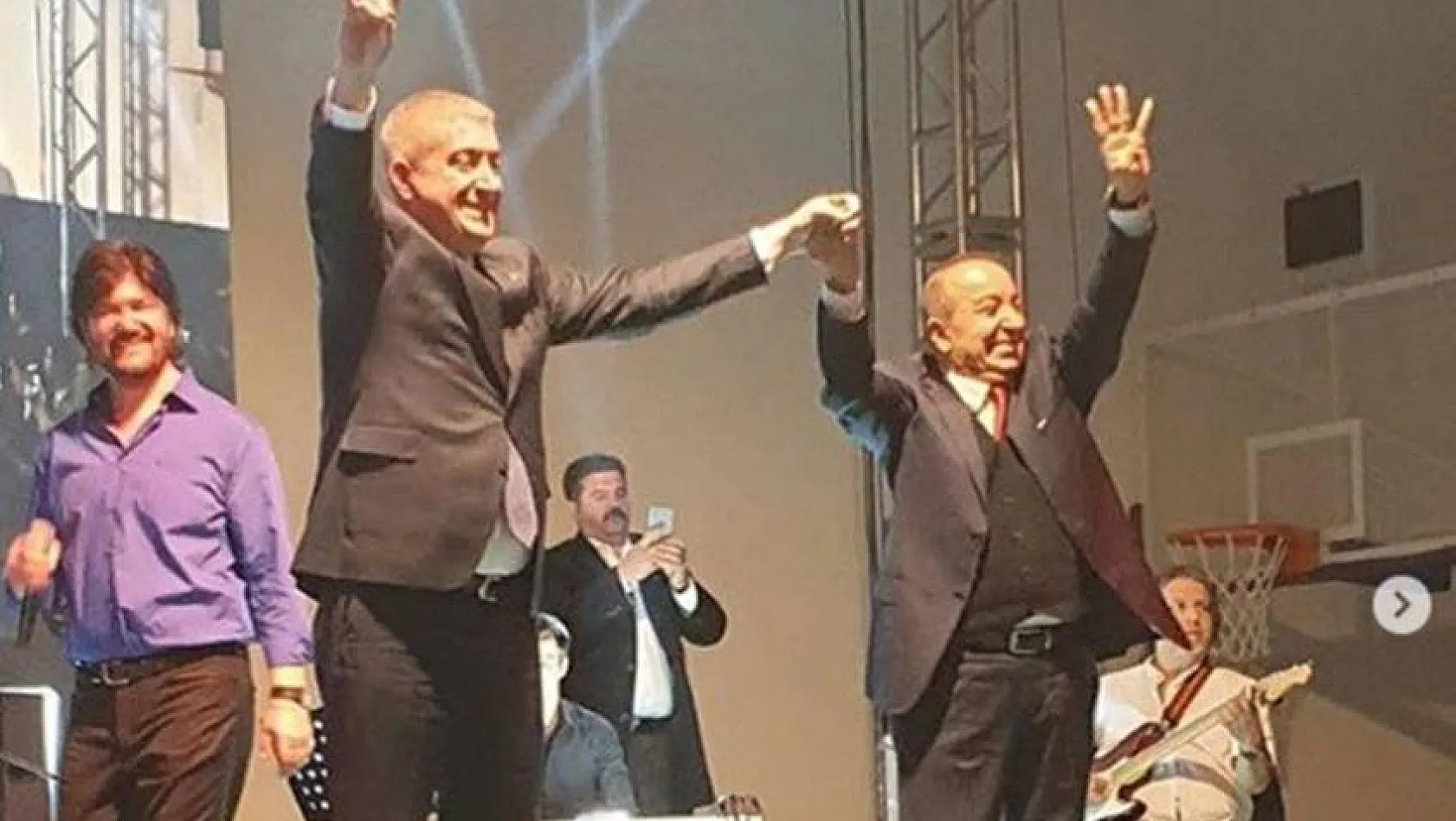 Ahmet Şafak Pınarbaşı'da konser verdi