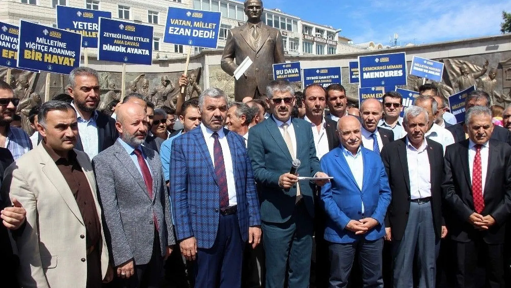 AK Parti İl Başkanı Çopuroğlu'dan 27 Mayıs açıklaması: FETÖ darbe girişiminin aynı kalemden çıktığı anlaşılmaktadır