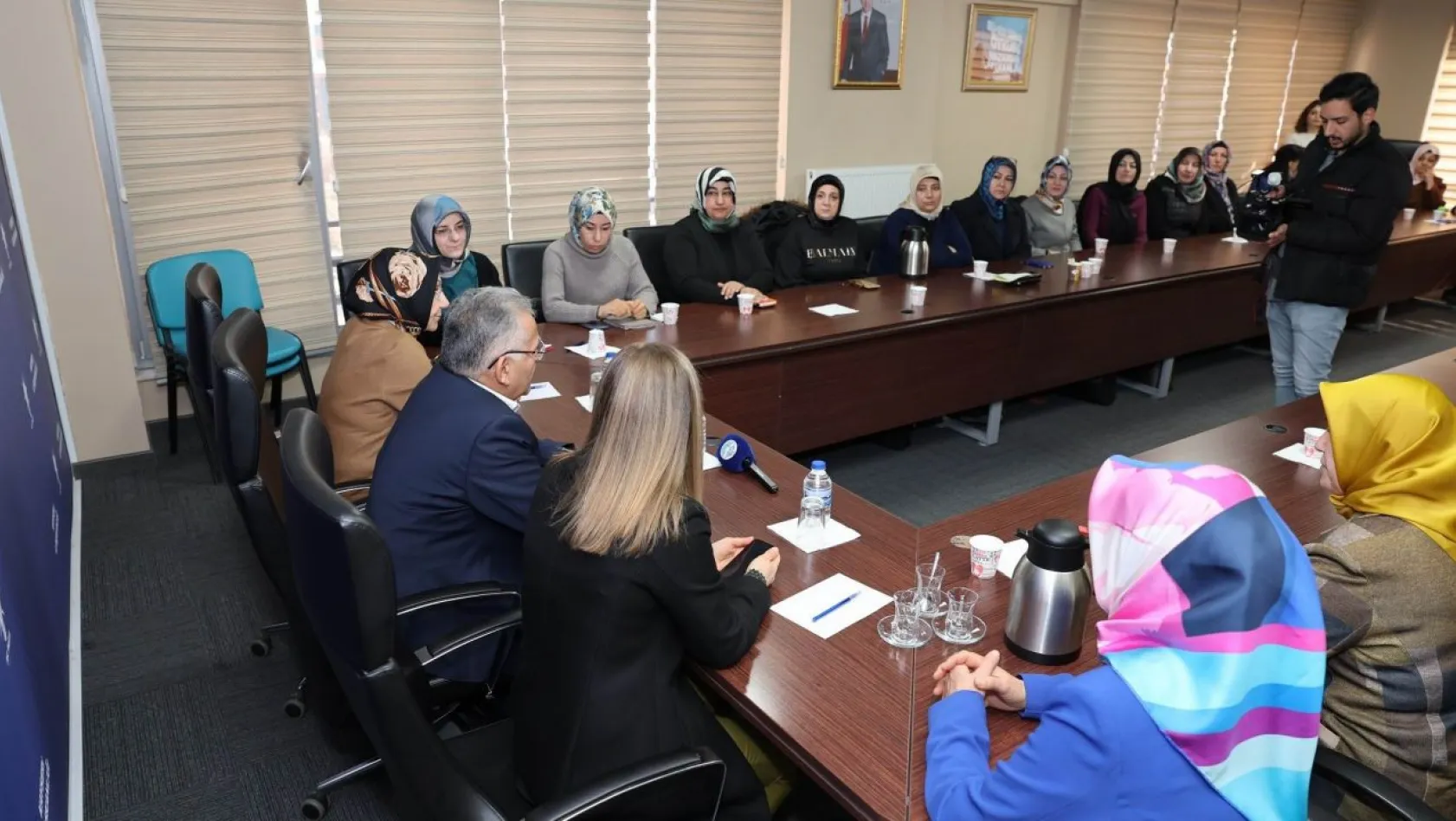 AK Parti Kayseri İl Kadın Kolları Üyeleri ile istişare toplantısı gerçekleştirdi
