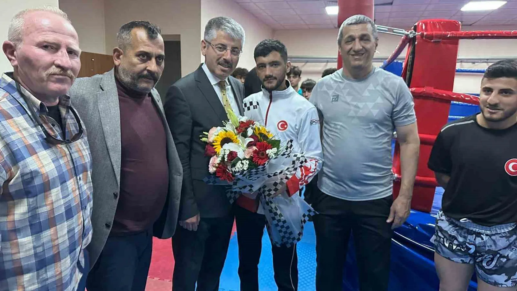 AK Parti Milletvekili Çopuroğlu'ndan Şampiyonlara Ziyaret