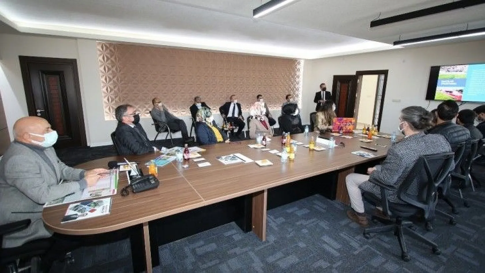 AK Parti Milletvekili Tamer Hacılar Belediyesini ziyaret etti