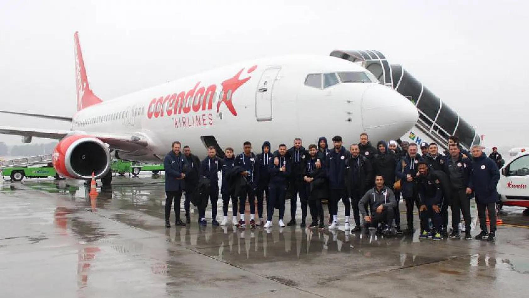 Antalyaspor'un uçağı  Kayseri'ye zorunlu iniş yaptı
