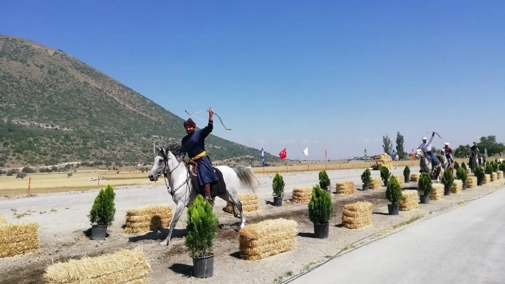 Atlı Okçuluk Türkiye Şampiyonası Doğu Grubu müsabakaları başladı
