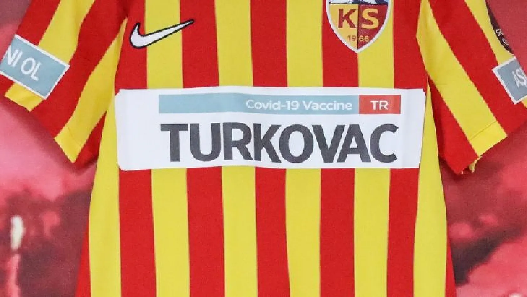 Bakan Koca yerli aşı Turkovac için Kayserispor'a teşekkür etti