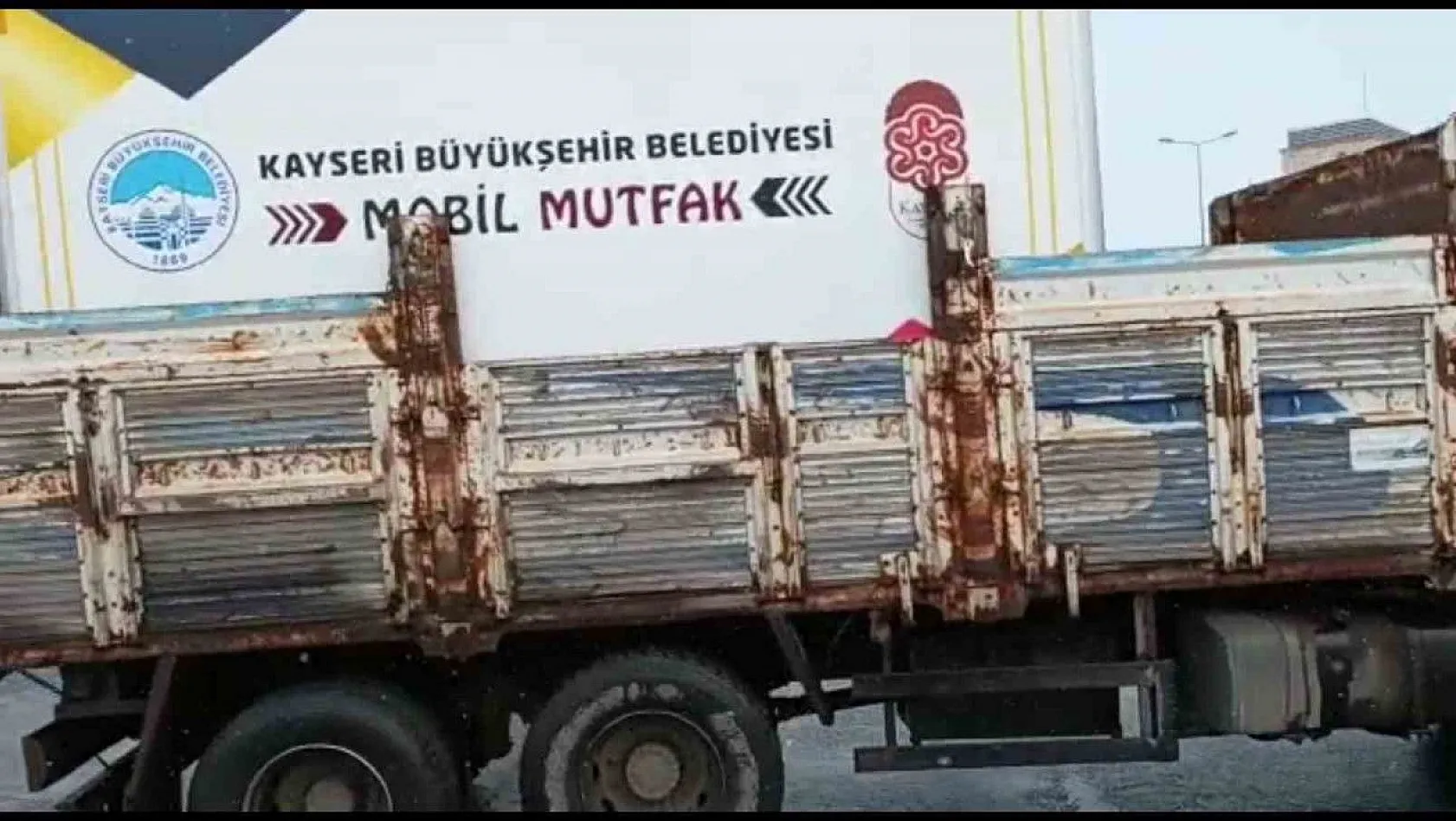 Büyükkılıç: Kahramanmaraş'a 10 araç, 20 personel ile mobil mutfak gönderdik