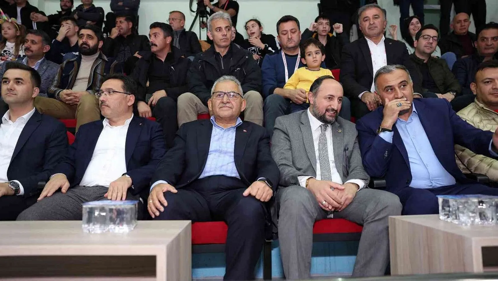 Başkan Büyükkılıç, Develi Belediyespor Maçını İzledi