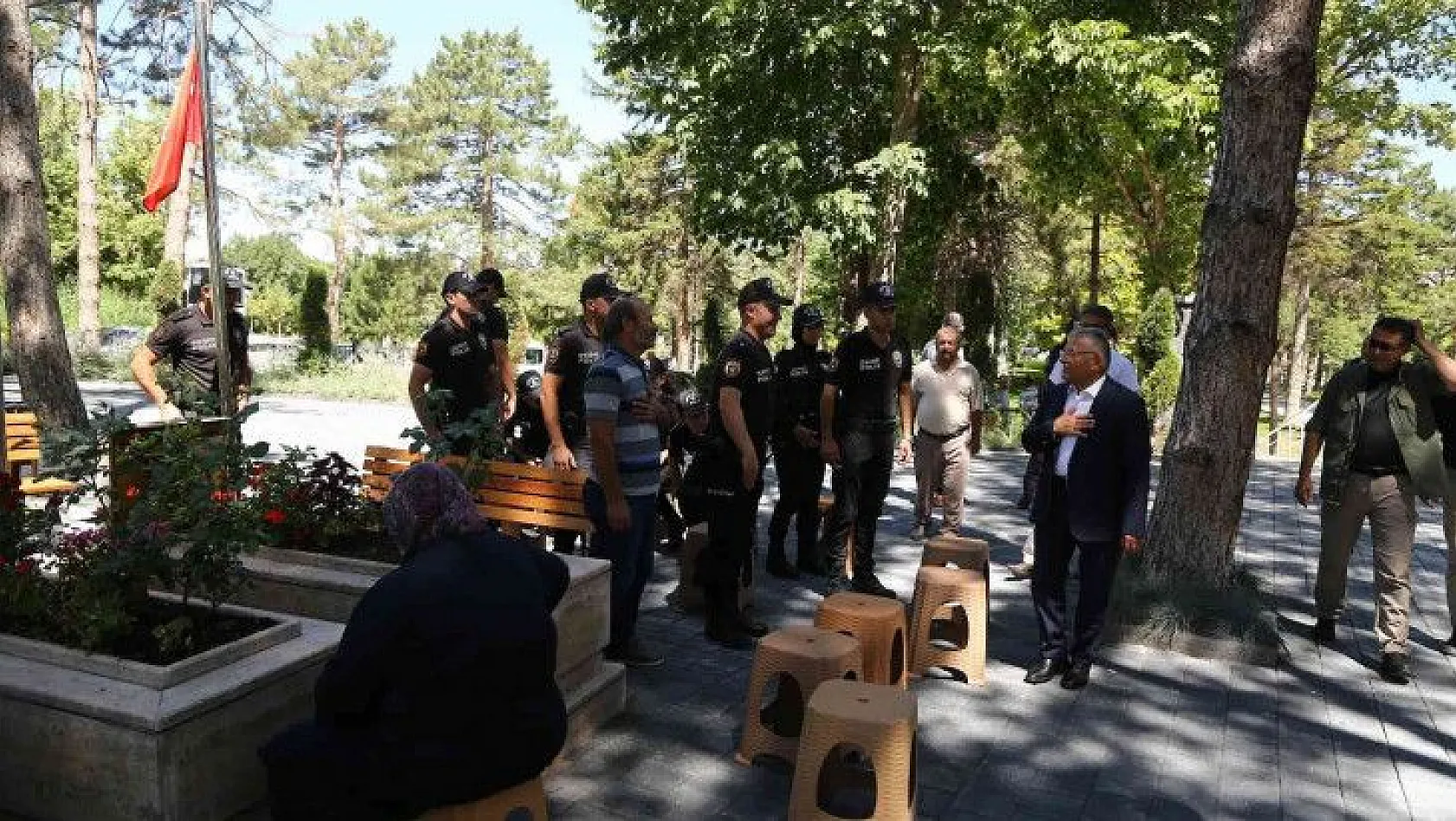 Başkan Büyükkılıç, Şehit Polis Uluçay'ı mezarı başında andı